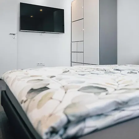 Ferienwohnung Schleicher Mit Klimaanlage Zirndorf Esterno foto